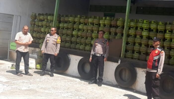 Kapolsek Krian Lakukan Pengecekan Ketersediaan LPG 3 Kg di Wilayah Krian Masih Terpenuhi