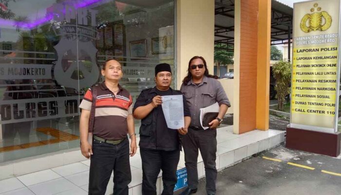 Hendak Rampas Mobil di Tengah Jalan, 10 Oknum Debt Collector Dilaporkan ke Polres Mojokerto