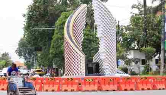 ‎Tugu Babalayar Wujud Korupsi Yang Dipertontonkan 