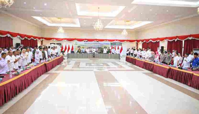 Hadiri Pertemuan Tingkat Tinggi Swasembada Pangan Provinsi Riau, Bupati Rohil Dukung Asta Cita Presiden RI
