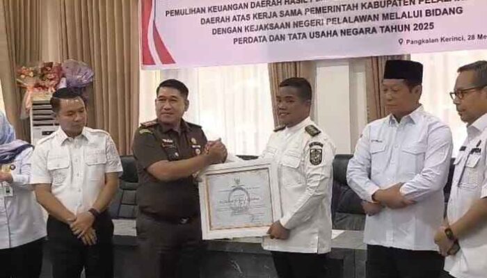 Melalui Kerjasama, Pemda dan Kajari Pelalawan Berhasil Pulihkan Keuangan Daerah dan Penagihan Tunggakan Pajak Daerah