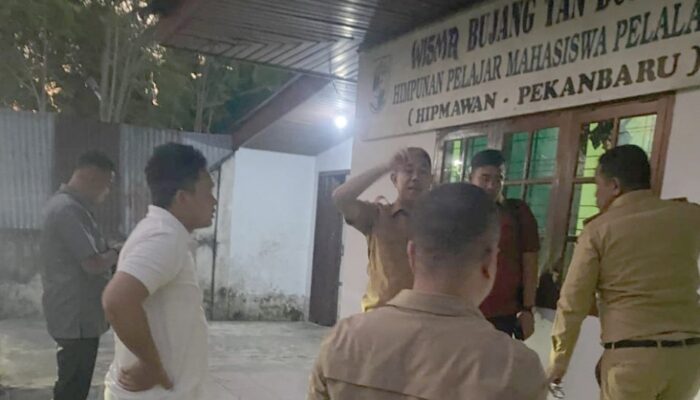 Bupati H.Zukri Janji Renovasi Asrama Mahasiswa Pelalawan di Pekanbaru