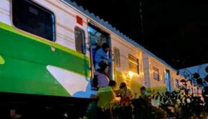 Diduga Rem Blong Kereta Tidak Berhenti di Stasiun Sidoarjo 