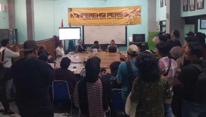 110 Warga Surabaya Ditangkap, LBH Sebut Polisi Tutup Ruang Demokrasi