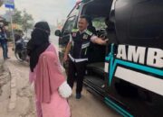 Ambulans Gratis Polres Gresik Bantu Pasien Anak Asal Panceng Kontrol ke RSUD Soetomo Surabaya