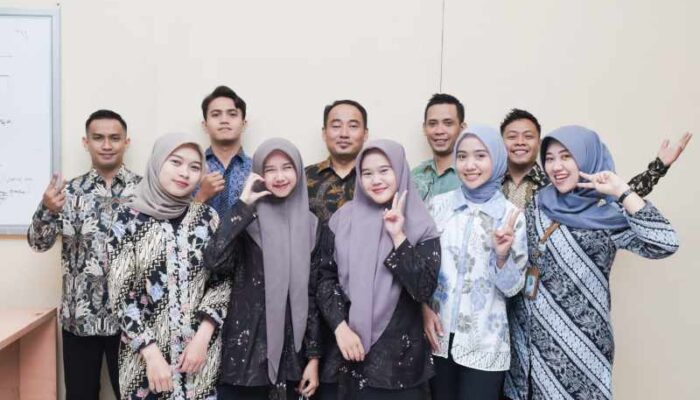 Bank Syariah Annisa Mukti Rayakan Hari Batik Nasional dengan Pelayanan Prima