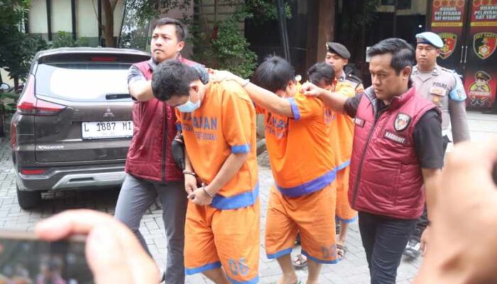 Ganjal Mesin ATM di Rest Area Tol Sidoarjo, Kuras Rp. 135 Juta Milik Korban