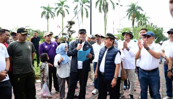 Pererat Silaturahmi, Wakapolda Jambi Bersama Ribuan Warga Semarakkan Jalan Santai HUT Provinsi Jambi