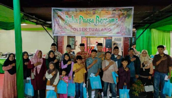 Buka Puasa Bersama, Kapolres Siak dan Tokoh Masyarakat Perkuat Silaturahmi di Polsek Tualang
