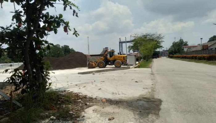 Investasi Masuk, Warga Lokal Terasing, Polemik Operasional PT KIMI di PST