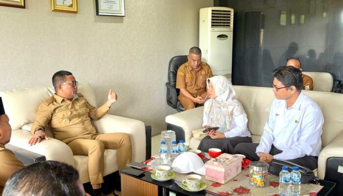 Audiensi Bersama PLN, Bupati Zukri Apresiasi Pembangunan Kabel Bawah Laut ke Pulau Mendol