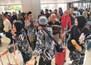 Pelepasan Jamaah Haji Plus Jawa Timur di Bandara Juanda, Penuh Haru dan Doa