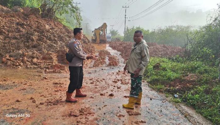 Longsor Tutupi Jalan Lintas Kerinci–Bangko, Polda Jambi Imbau Masyarakat Waspada Longsor Susulan