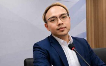 Mantan Kepala Desa Gempolsari Sya’rony Aliem Membayar Uang Pengganti Atas Putusan Mahkamah Agung di Kejaksaan Negeri Sidoarjo