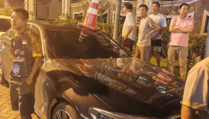 Mobil BMW Salah Parkir di Depan Shanghai Park, Mau “Didenda” 200 Juta
