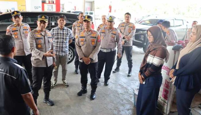 Pastikan Stok Aman dan Antrean Tertib, Kapolres Labuhanbatu Cek Langsung Sejumlah SPBU
