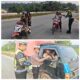Kabut Asap Pekat Melanda Siak, Satlantas Polres Turun ke Jalan Bagikan Masker dan Imbau Kewaspadaan