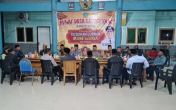 Kapolsek Jabon Silaturahmi dengan Tokoh Agama dan Masyarakat di Ruwat Desa Keboguyang