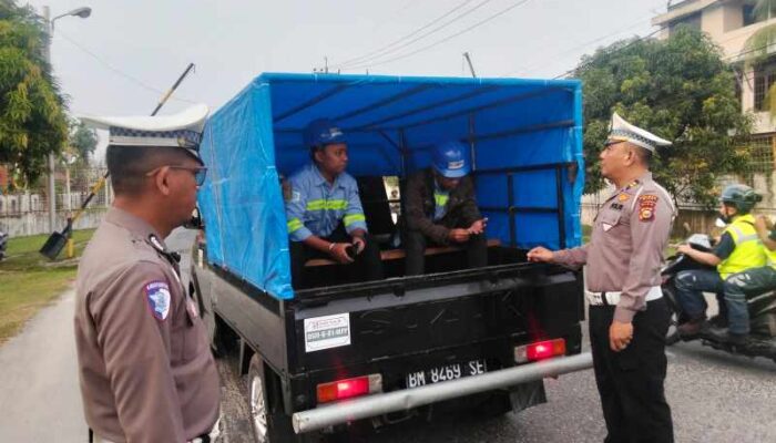Penertiban Lalu Lintas di Perawang, Polsek Tualang Tindak Pelanggar Demi Tingkatkan Kesadaran Masyarakat