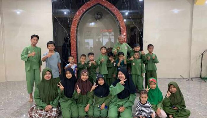 Pesilat ASAD Cabe Rawit Rungkut Kidul Gelar Latihan Rutin Tanamkan Kedisiplinan dan Kebersamaan