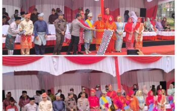 Sambut HUT Pelalawan ke-27, Bupati Zukri Lepas Ribuan Peserta Kirab Budaya