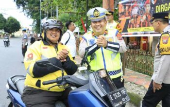 Kapolres Labuhanbatu Turun Langsung Atur Lalu Lintas di Rantauprapat demi Pelayanan Prima