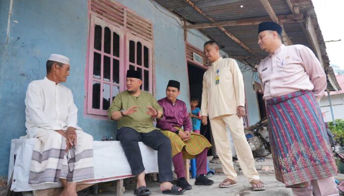 HUT ke-27 Kabupaten Siak, Diskominfo Salurkan Sembako untuk Lansia dan Warga Membutuhkan